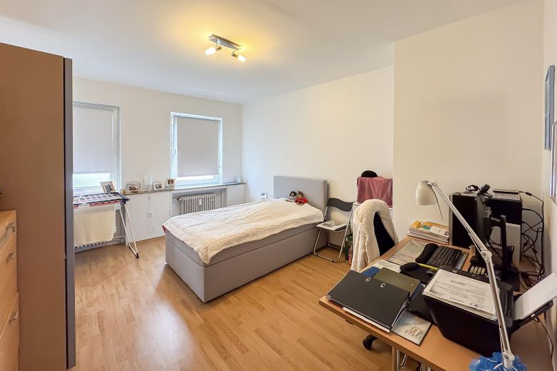 3 ODA – TERAS – ŞEHİR MERKEZİ – EN İYİ KONUM – ops. OTOPARK YERİ – Arbeits-/Kinderzimmer