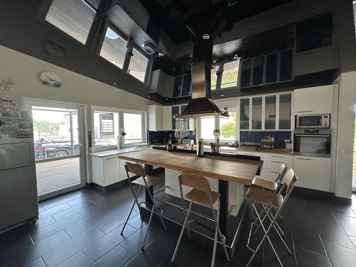 Immobile commerciale 2 capannoni 300 + 450 m² casa unifamiliare 188 m² – Küche