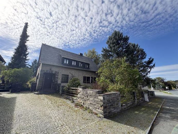 ++Großzügiges Einfamilienhaus mit historischem Charme und viel Potenzial++ – Photo 1