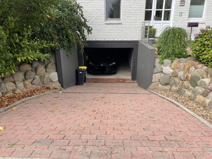 Aussenansicht Kellergarage