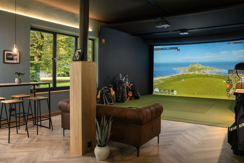 Attraktives Wohn- und Geschäftshaus in Wasserburg – Golfsimulator