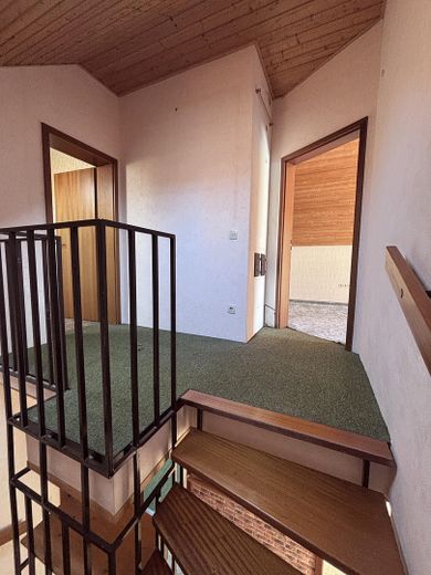 Reihenhaus in Bestlage Puchheim Bahnhof – Treppenhaus Studio