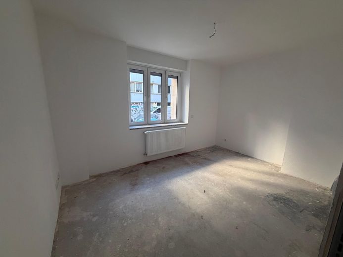 Sanierte 3 Zimmer Wohnung in der Südstadt – Wohnzimmer