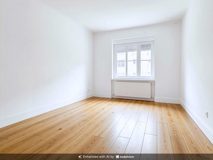 Desayuno en su balcón orientado al sur junto al Weißer See – Geräumiges Schlafzimmer