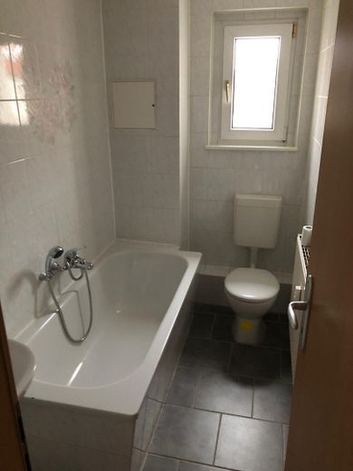 Attraktive 3-Zimmer-Wohnung am Zwenkauer See Nahe Leipzig – Bad