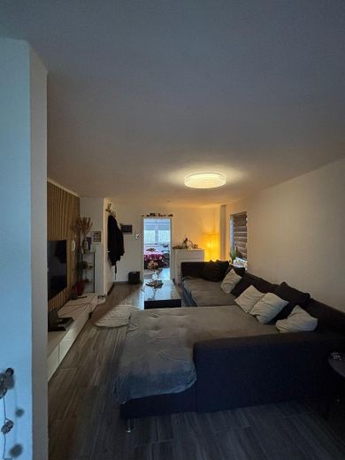 renovierte 2ZKB Wohnung – Wohnzimmer