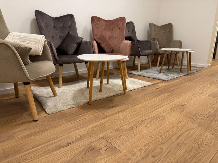 Serviced-Apartment-Businessapartment-Berufspendler: All-In je 25qm (+ 55qm Co-Livingbereich) – Lounge, Fernsehzimmer