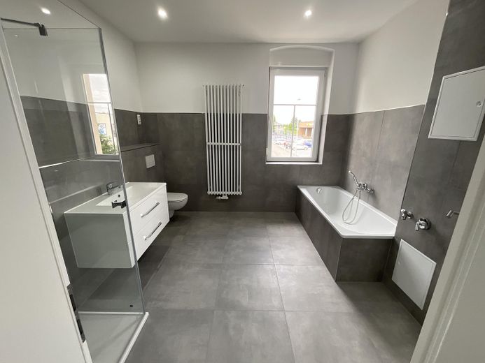 Schöne 2-Raumwohnung zentr. Lage in Bad Lauchstädt – Bad Dusche Wanne