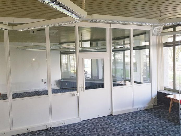 Retail space / office / practice — quiet yet central / S-Bahn around the corner / on 2 levels – Deckenhöhe: 3 m im EG