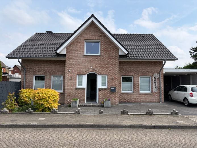 Freistehendes Einfamilienhaus – Foto 1