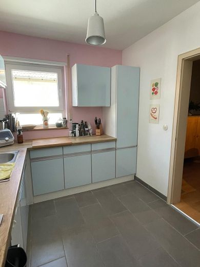Modernes Zuhause mit Parkblick – 4-Zimmer-Wohnung mit großem Süd-Balkon & Garage – Küche