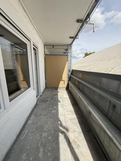 Mutfaklı ve balkonlu modern 33 m2 1 odalı daire – Balkon