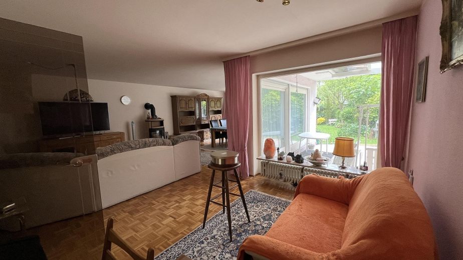 Dom jednorodzinny o powierzchni 1,5 kondygnacji z garażem w Malsch – EG Wohnzimmer 3