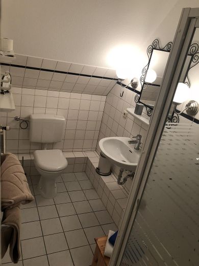 Eins der anderen Badezimmer
