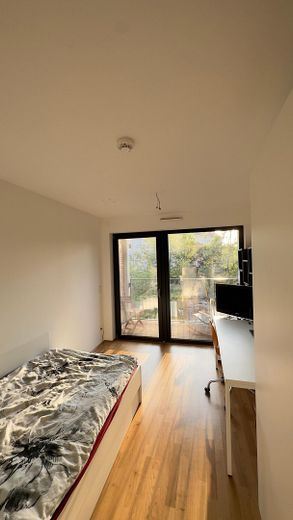 Wohnung mit Aussicht in Friedrichshain – Foto 3