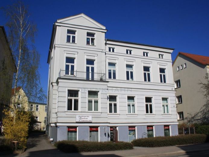 Stellplätze im Hinterhof einer alten Stadtvilla nähe des Hauptbahnhofs – Foto 1