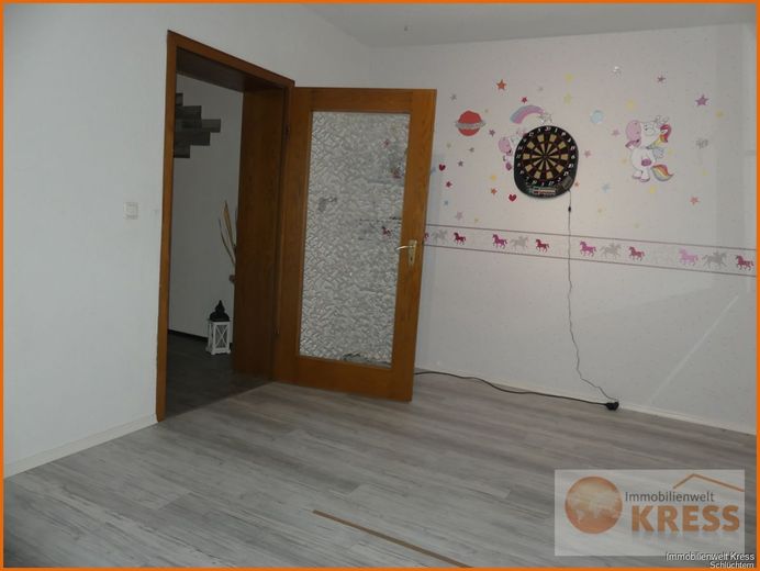 2-Familienwohnhaus mit Balkon, Wintergarten und 2 Garagen in der Ortslage von Sinntal-Oberzell – Bild 17