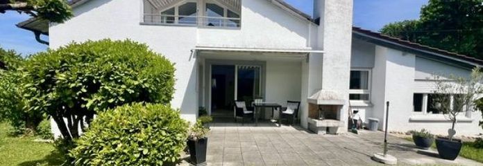 Idyllisches, gemütliches und sehr gepflegte Einfamilienhaus mit Blick ins Grüne
