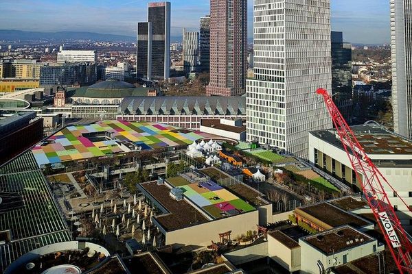 Frankfurt çatıları üzerinde lüks yaşam: EDEN Tower’ın 23. katındaki seçkin daire