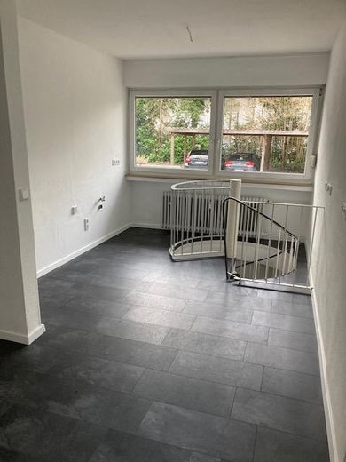 Großzügige Wohnung mit ausgebauten Kellerräumen und Terrasse in Reinshagen – फोटो 11