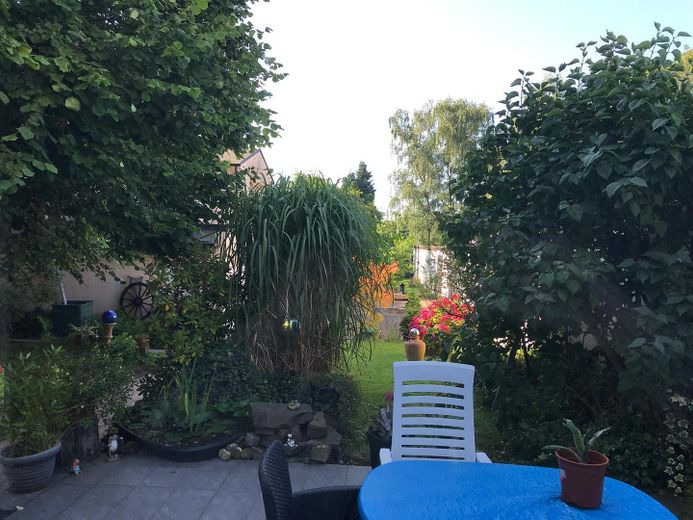 Großfamilienparadies mit großem Grundstück und zu prüfender Entwicklungsperspektive – Terrassenblick