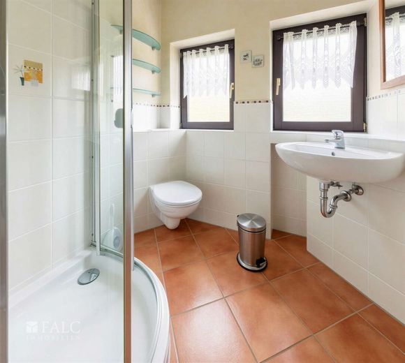 Viel Platz, viele Möglichkeiten - Ein Zuhause, das überrascht – Badezimmer
