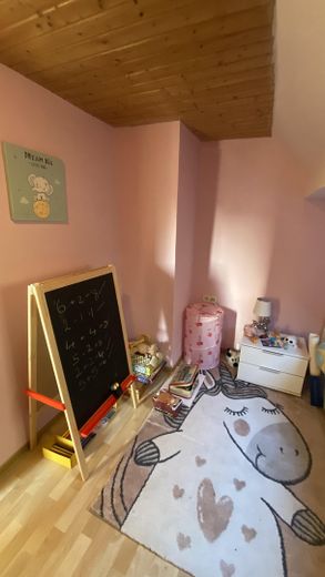 Dom dwurodzinny w wyjątkowej lokalizacji w Falkenstein w powiecie Donnersbergkreis na sprzedaż – Kinderzimmer FeWo