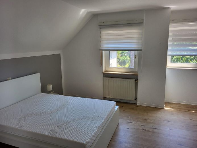 2 Zimmer Whg. mit Balkon in guter Lage von Würselen – Schlafzimmer