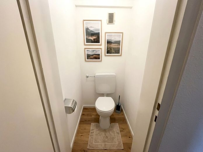 Frisch renoviert: helle 3-Zimmer-Wohnung mit sonnigem Balkon – Foto 2