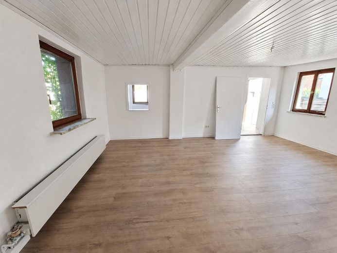 EERSTE BEWONING NA RENOVATIE AAN DE MAIN | Twee bijzondere woningen met aparte ingangen – EG Wohnen