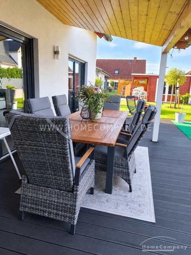 Zeer mooi, comfortabel huis met tuin, ca. 800 m² perceel en dubbele carport – eff24b11008a01a06f0868f8048eb4d148a73cb3.jpg