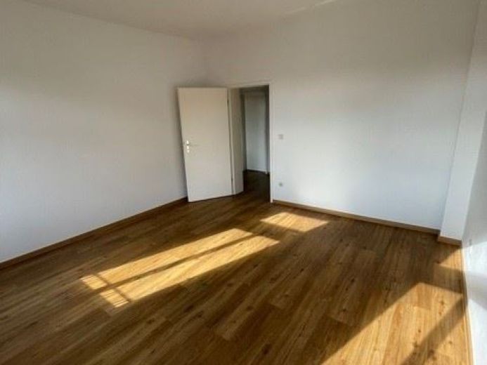 Schicke, gut geschnittene 2-R Wohnung in der Römerstraße 12 mit EBK – Foto 1