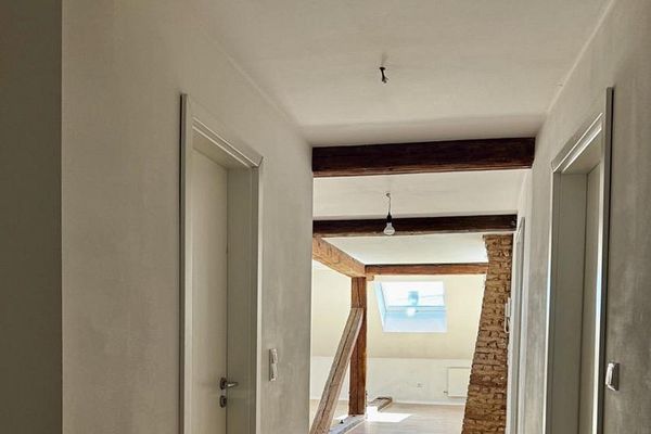 Appartamento mansardato di 2,5 locali con ca. 100 m²