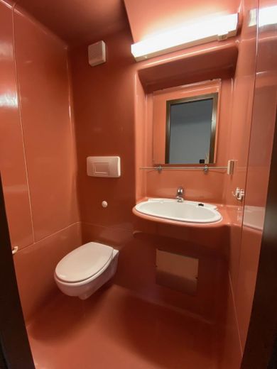 Großzügige 3-Zimmer Wohnung mit 130 m²; Balkon & Gartenanteil – sep. WC mit Handwaschbecken