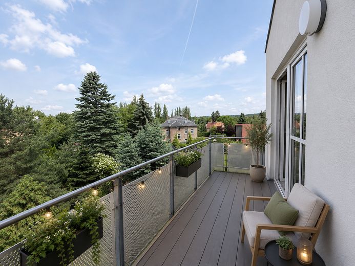 Remont zgodnie z Państwa oczekiwaniami – zrealizujcie Państwo swoją indywidualną koncepcję mieszkania – KI Visualisierung Balkon