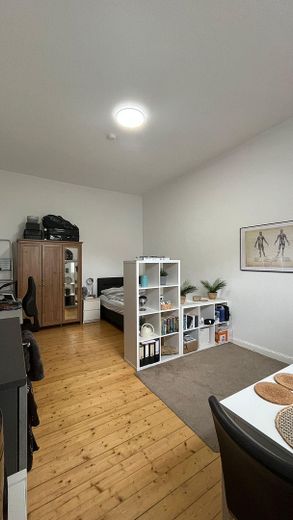 Charmante 1-Zimmer-Altbauwohnung direkt am Kurpark in Bad Oeynhausen – Wohnbereich