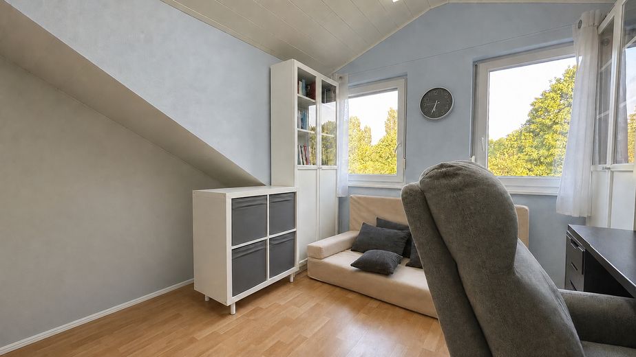 Gepflegte Maisonetten Wohnung – Büro/ Kinderzimmer