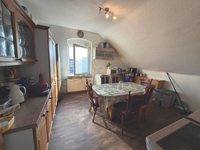 Nach WEG aufgeteiltes MFH, 4 Wohneinheiten, 2 vermietet, 1 frisch renoviert – 2.OG - Küche