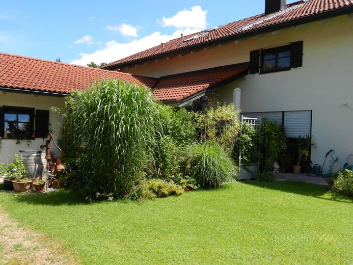 Lichte en ruime 4-kamerwoning op de begane grond met terras en eigen tuingedeelte – Foto 3