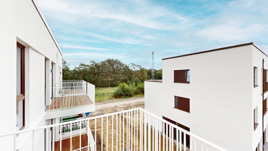 Modernes Wohnambiente: 3-Zimmer-Neubau mit Balkon in Basdorf (A1 WE06) – Beispielbild Balkon