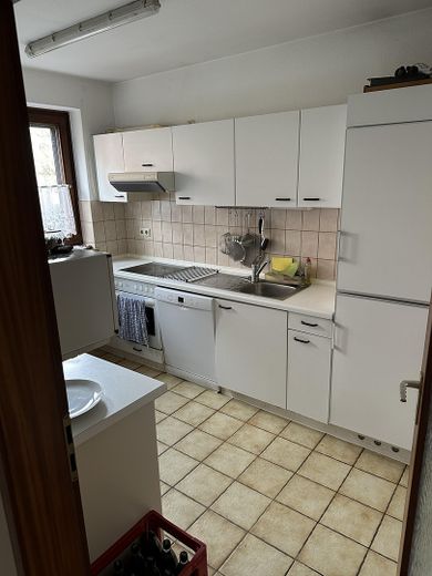 Großzügiges Reihenmittelhaus mit Kaminoption, Garage, Keller & Glasfaser in Kiel-Russee – Küche