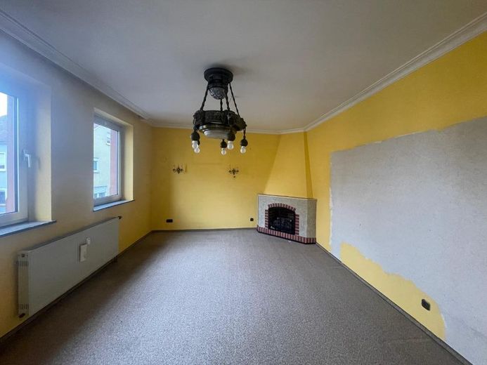 Zweifamilienhaus mit Gewerbe und viel Potenzial in Kleinwallstadt – Esszimmer 1. OG