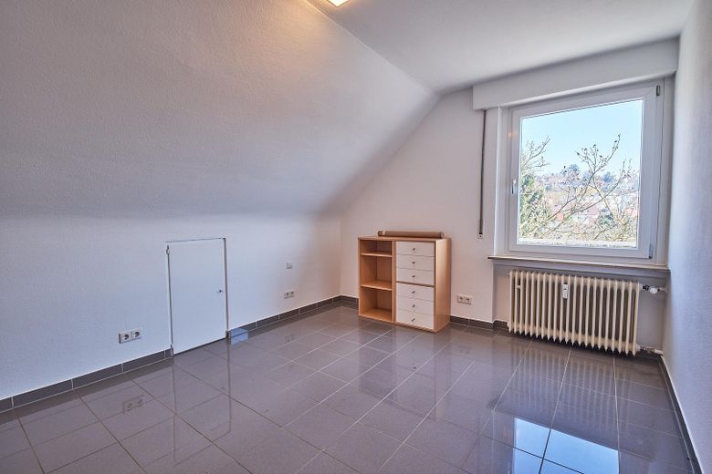 Gepflegte 4,5-Zimmerwohnung mit Stellplatz! !Provisionsfrei! – Kinderzimmer