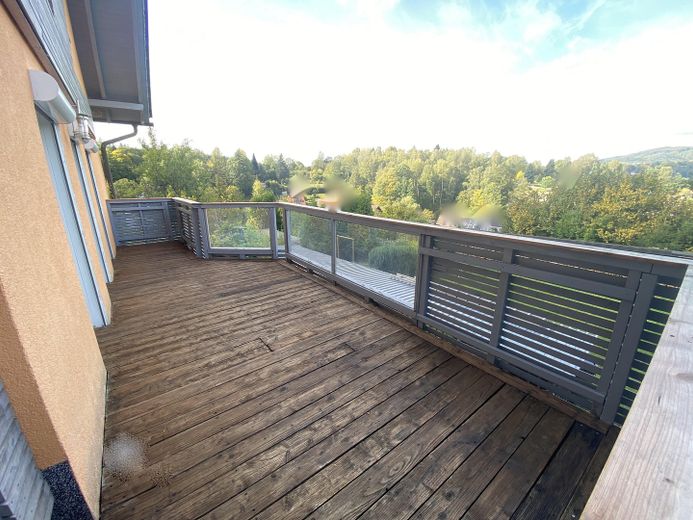 Einfamilienhaus offene Besichtigung am 27. September 14:00 bis 17:00 Uhr – Balkon Wohnzimmer