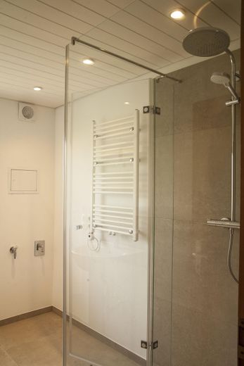 Erstbezug nach Sanierung: Helle 97 m² Wohnung mit Südbalkon, Garten, Kellerraum und Garage – फोटो 4