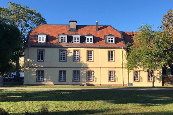 Historisch bedeutsames Anwesen mit Charakter - flexibel nutzbar als Wohn- und Geschäftshaus