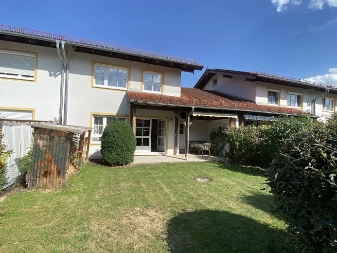 Schönes Haus in Miesbach – Blick vom Garten aufs Haus