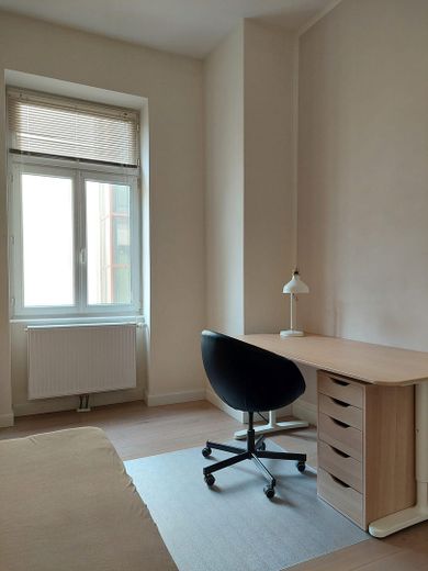 Zentral gelegene 4-Zimmer Wohnung mit Balkon und Fahrstuhl – Arbeitszimmer2