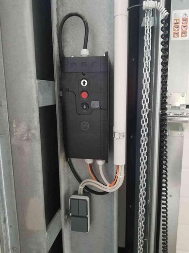 Kompakte Lagerhalle mit 55qm in zentraler Lage zu Vermieten! – Elektrische Torsteuerung
