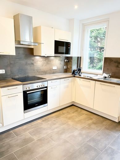 Berlin-Köpenick | 299.000 € | Denkmal-ETW, 2,5 Zimmer, saniert, vermietet, inkl. Garage – Einbauküche